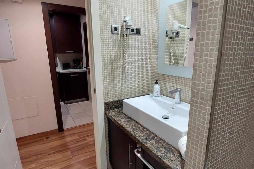 Elegante Alojamiento Con Piscina A 200 M Del Mar. Benalmádena Exterior foto