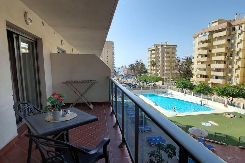Elegante Alojamiento Con Piscina A 200 M Del Mar. Benalmádena Exterior foto