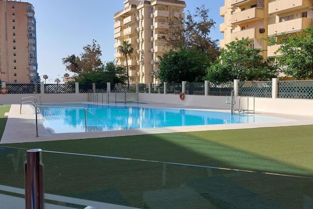 Elegante Alojamiento Con Piscina A 200 M Del Mar. Benalmádena Exterior foto
