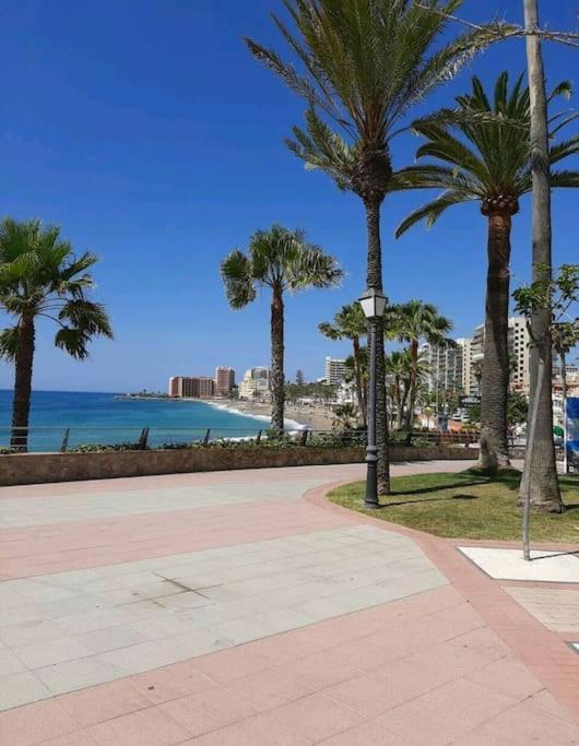 Elegante Alojamiento Con Piscina A 200 M Del Mar. Benalmádena Exterior foto